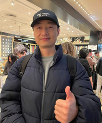 Zhenqian Wang
